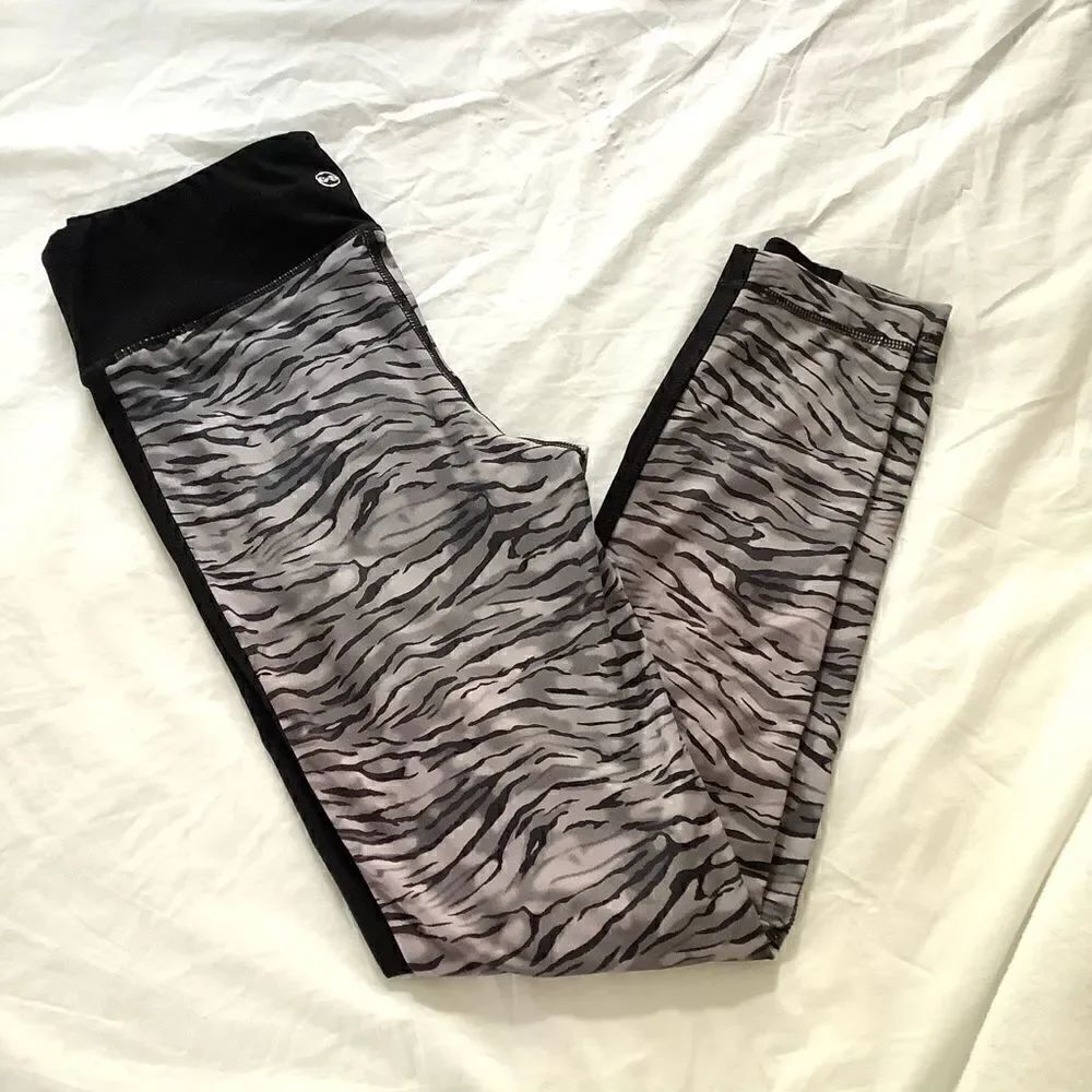 ABS workout leggings size S animal print
